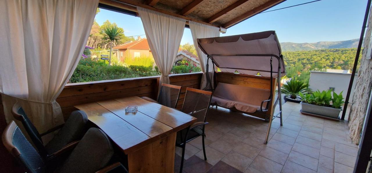 Apartmani Dutkovic Vrboska Buitenkant foto
