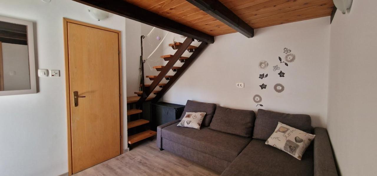 Apartmani Dutkovic Vrboska Buitenkant foto