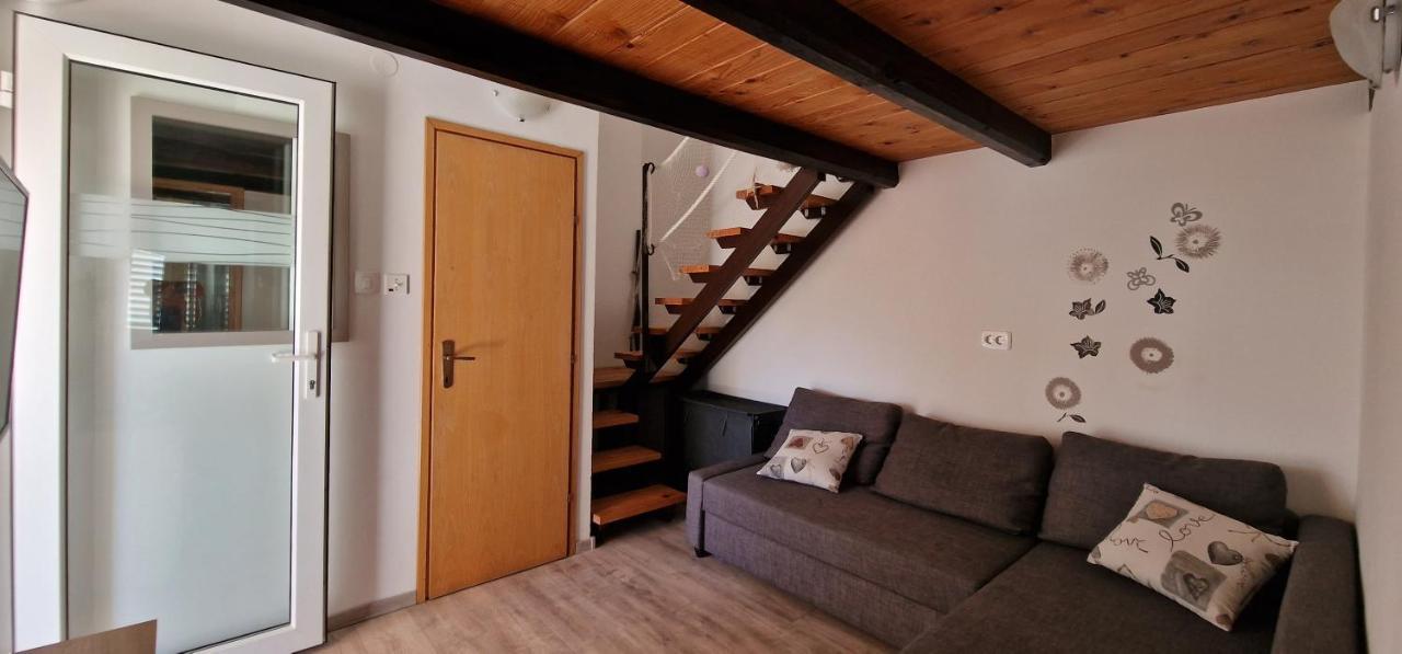 Apartmani Dutkovic Vrboska Buitenkant foto