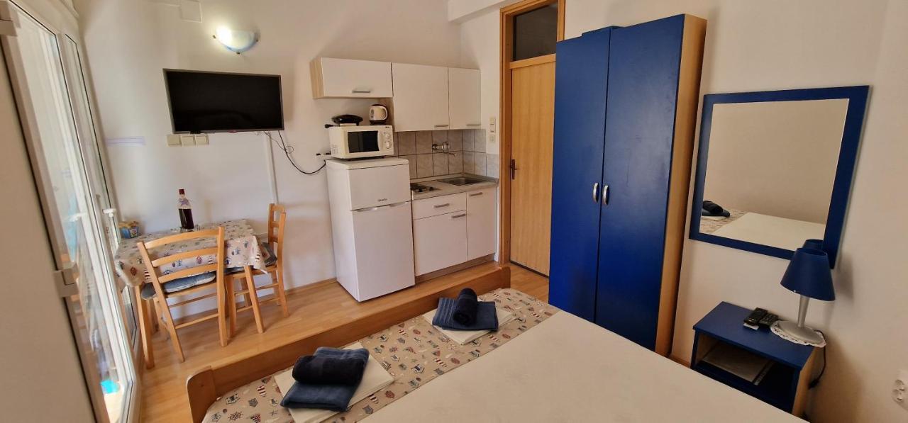 Apartmani Dutkovic Vrboska Buitenkant foto