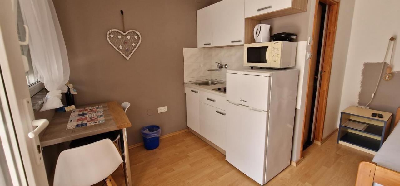 Apartmani Dutkovic Vrboska Buitenkant foto