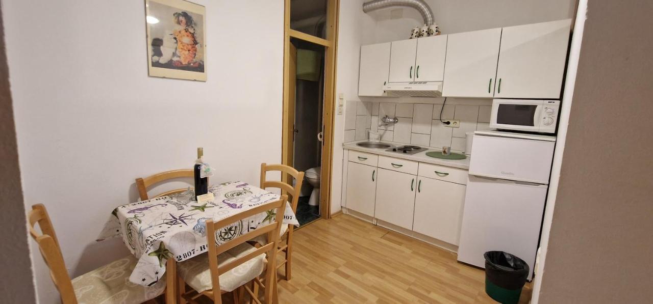 Apartmani Dutkovic Vrboska Buitenkant foto